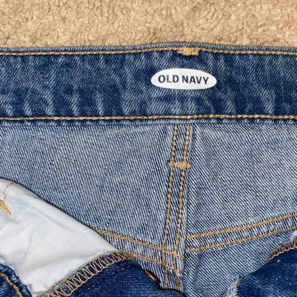 BRAND NEW OLD NAVY MID/ HIGH RISE RIPPED JEANS - Picture 7 of 7